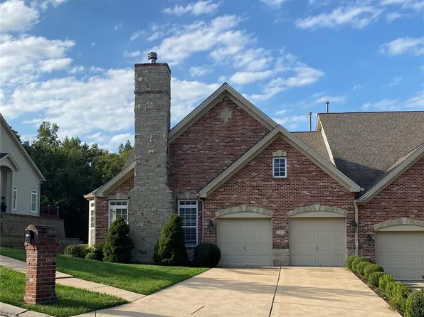 1418 Dietrich Woods Ct, Ballwin, MO 63021