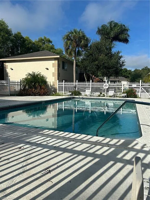 2 bed, 2.0 bath, 970 sqft, $1,600 — Photo 1