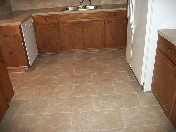 4th image of 826 NW 48th St