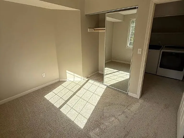 829 Blueberry Ln — Photo 7