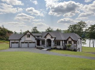 25 Fiddlehead Rd, Oxford, CT 06478