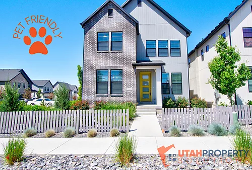 3069 N 300 W Photo 1