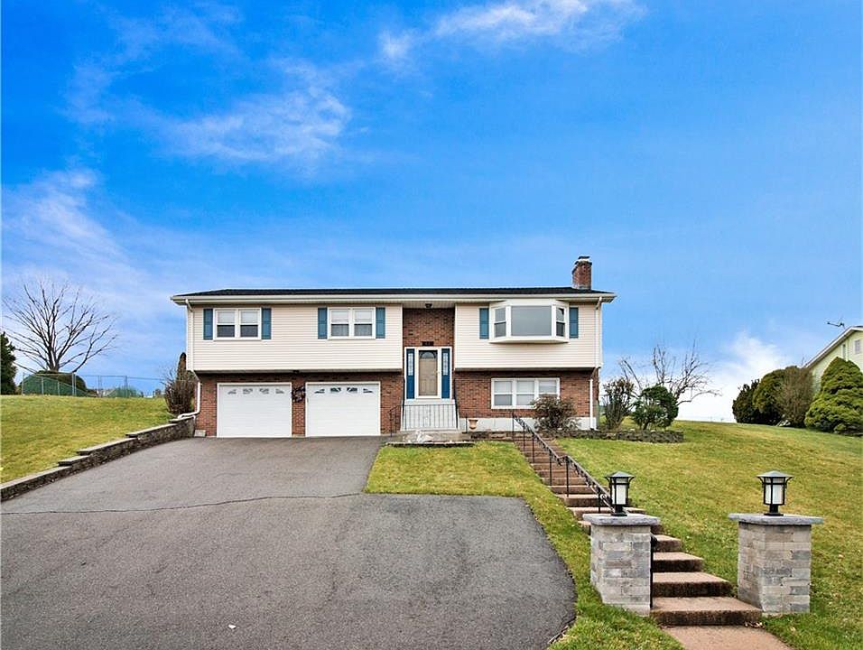 1st image of 62 Barry Pl