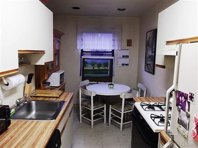 1st image of 604 Tompkins Ave APT B1