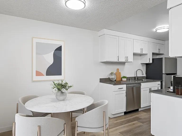 Azure Apartments — Photo 1
