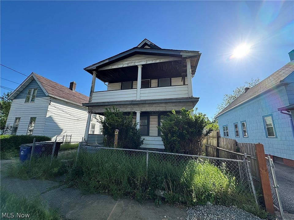 1st image of 1068 E 68th St