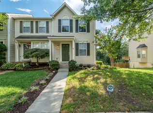 6830 Chasewood Cir, Centreville, VA 20121