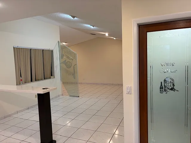 731 SW 95th Way — Photo 7