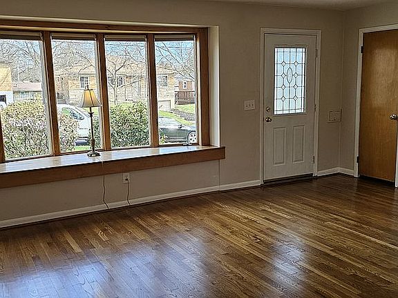 2nd image of 3373 Stevie Ln