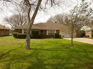 111 S Casa Grande Cir, Duncanville, TX 75116