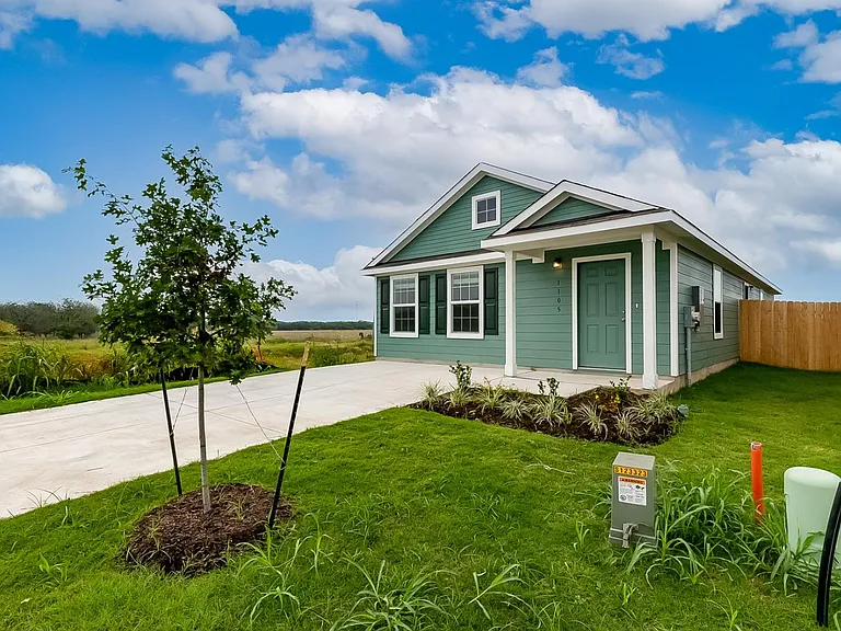 1105 Catfish Ln — Photo 3