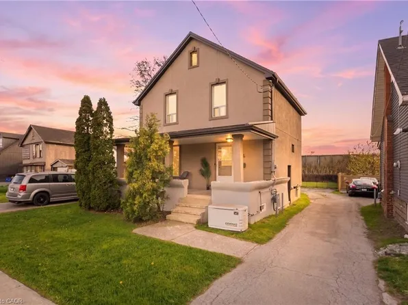 204 Beach Blvd, Hamilton, ON L8H 6V9