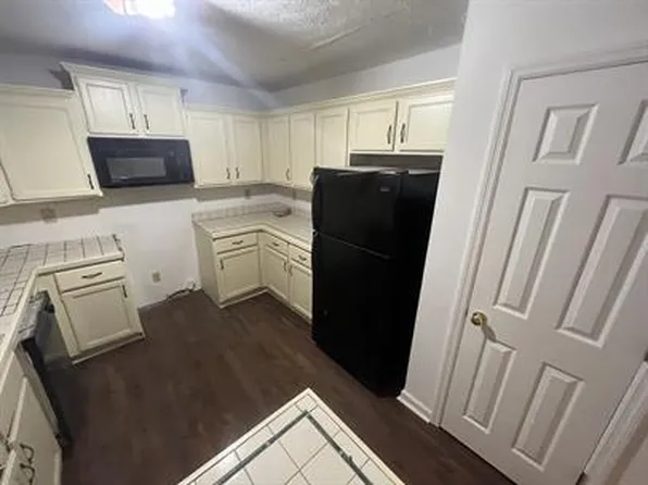 661 Longbow Ct, Stone Mountain, GA 30087