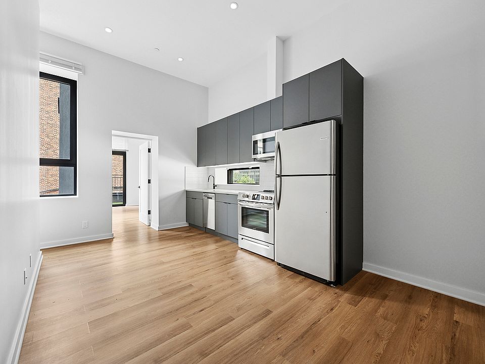1st image of 317 W 51st St #1R