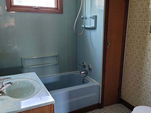 2nd image of 2460 Grand Ave APT 2