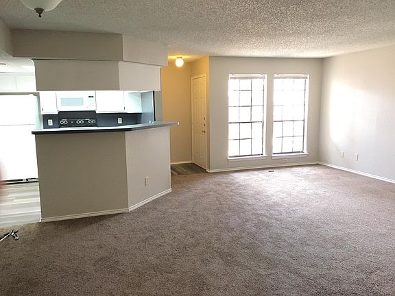 3rd image of 5020 Winder Ct APT B