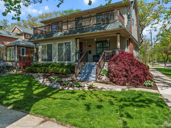 802 Hilldale Dr, Royal Oak, MI 48067