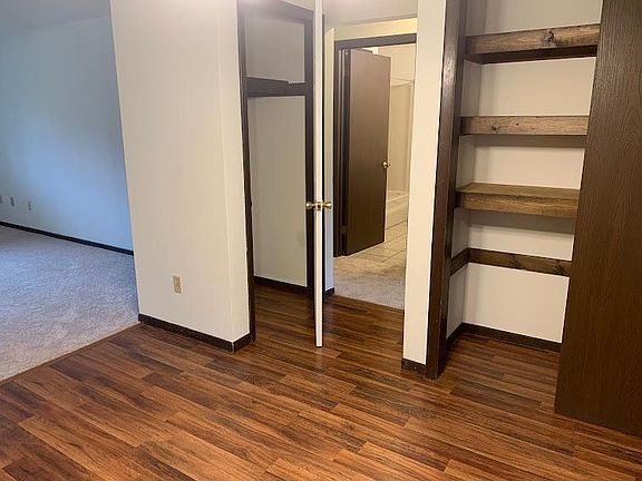 3rd image of 120 Leeward Dr #17