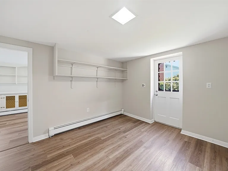 6 Belmont Rd — Photo 37