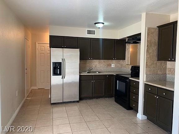 5th image of 1009 Slayton Dr