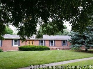 2208 Meadow Valley Dr, Champaign, IL