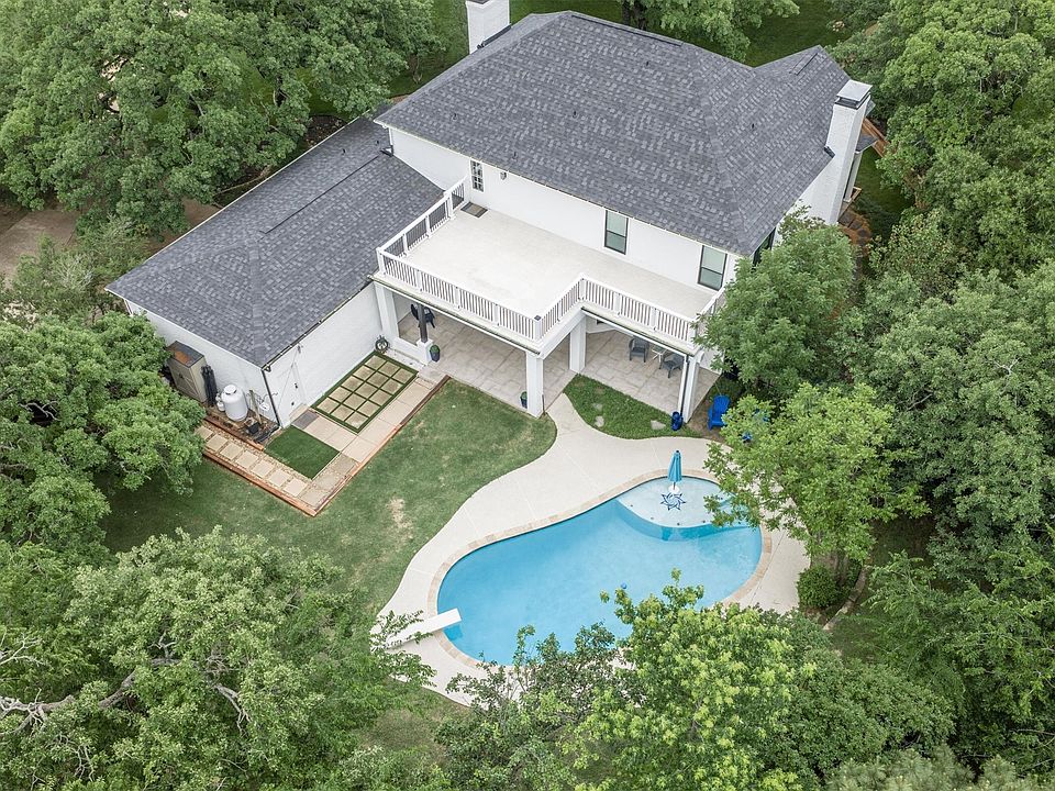 1st image of 105 High Oak Dr