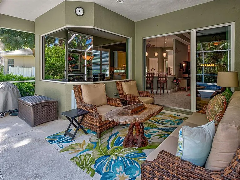 354 Melrose Ct — Photo 33