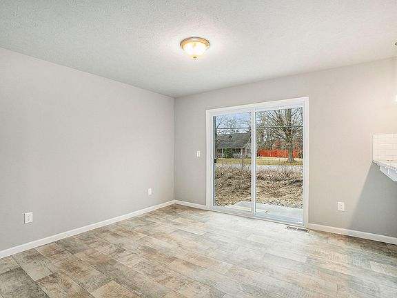 4th image of 10282 Schrier Ln
