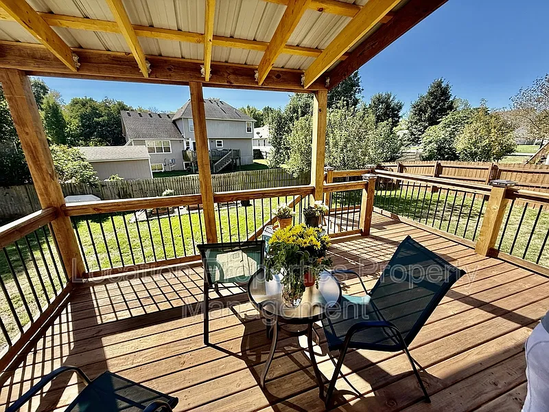 5 bed, 3.5 bath, 3000 sqft, $3,000 — Photo 3