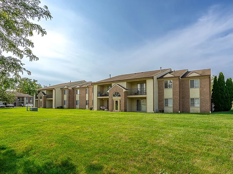 Walnut Manor Apartments — Photo 17