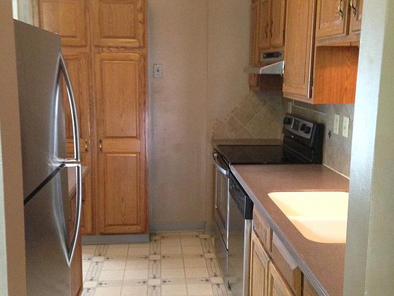 2nd image of 3801 Tanager Dr #Split