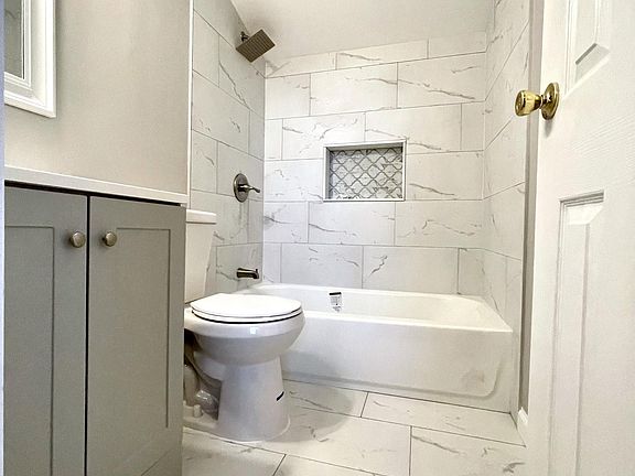 3rd image of 2300 Penatiquit Ave #1F