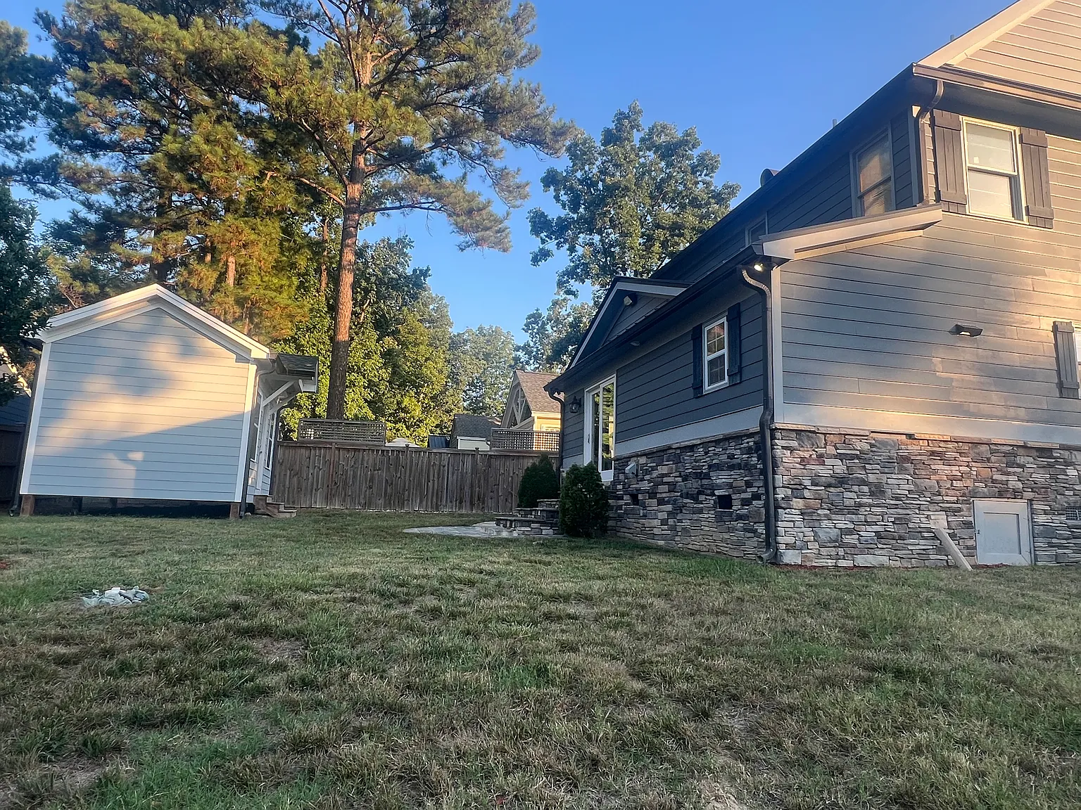 3 bed, 2.5 bath, 1456 sqft, $2,200 — Photo 3