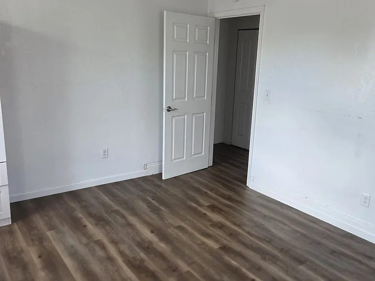 601 N George St #3 — Photo 4