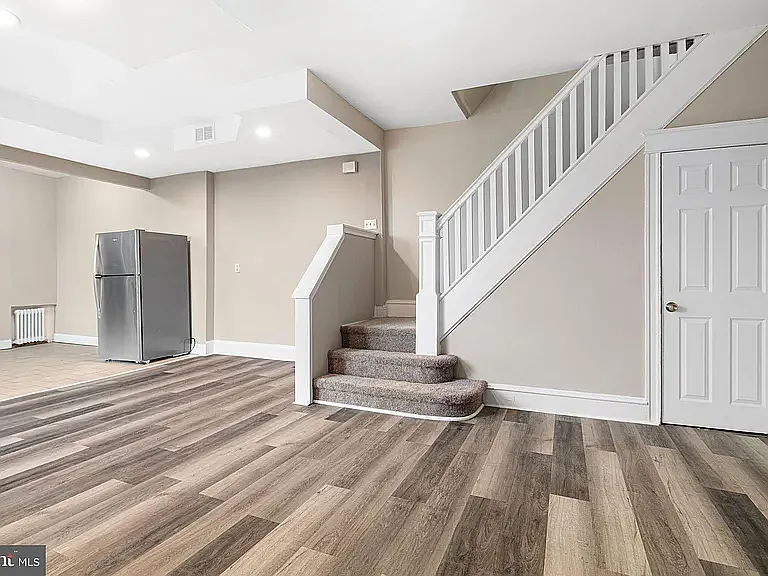 2 bed, 1000 sqft, $1,750 — Photo 2