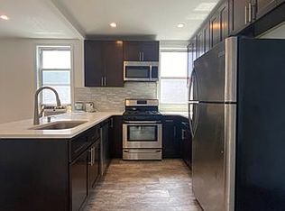 23-59 28th St #2A, Astoria, NY 11105