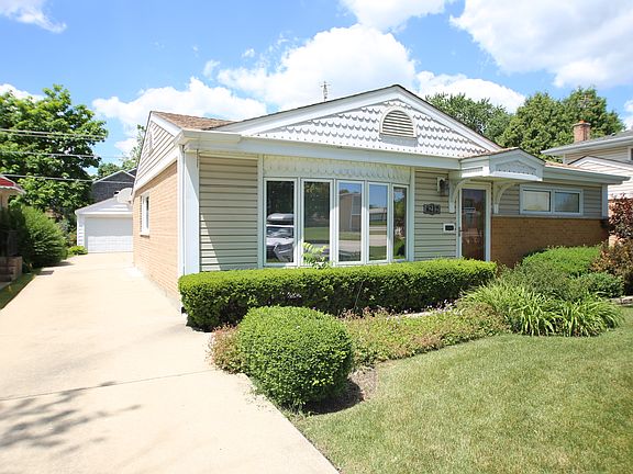 2nd image of 8212 N Harlem Ave
