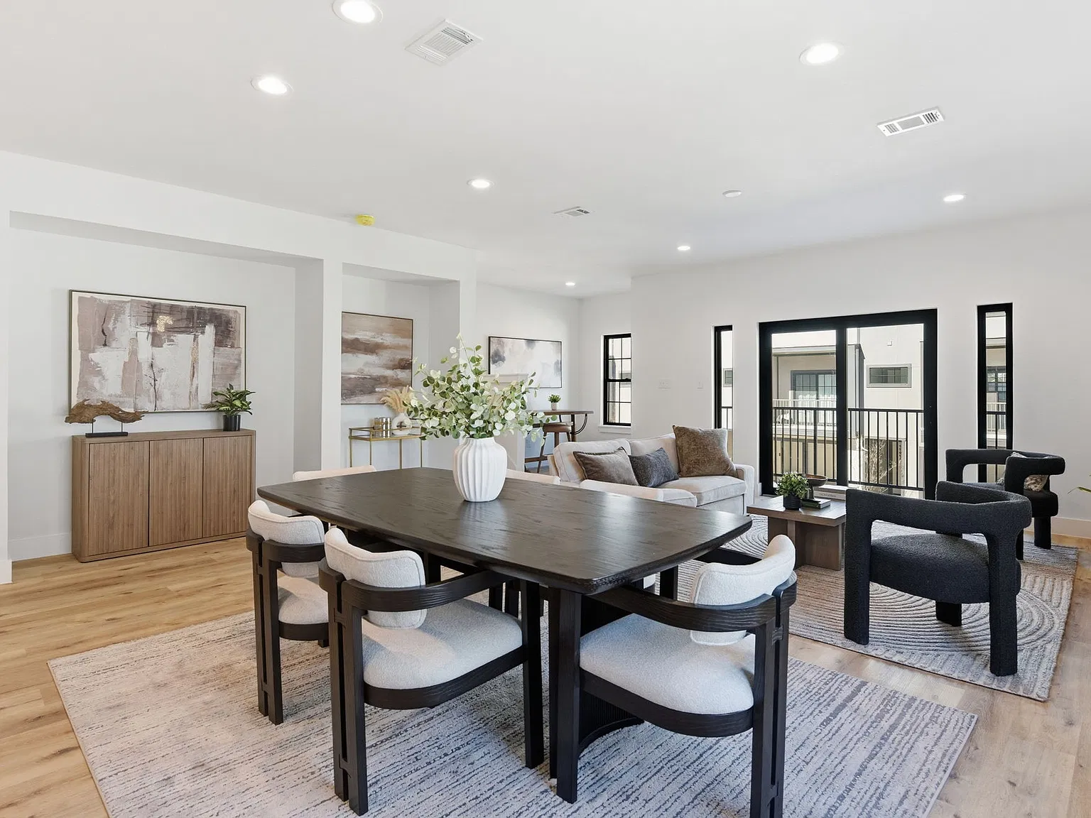 3 bed, 2.5 bath, 1805 sqft, $2,300 — Photo 1