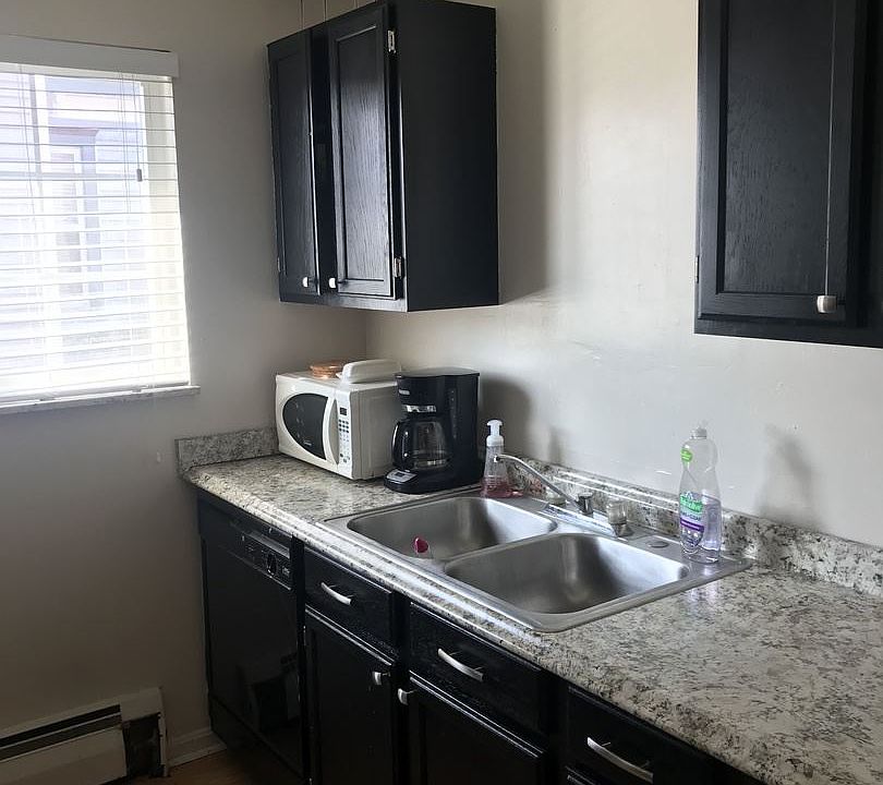 1st image of 1241 Corbett Ave APT 3