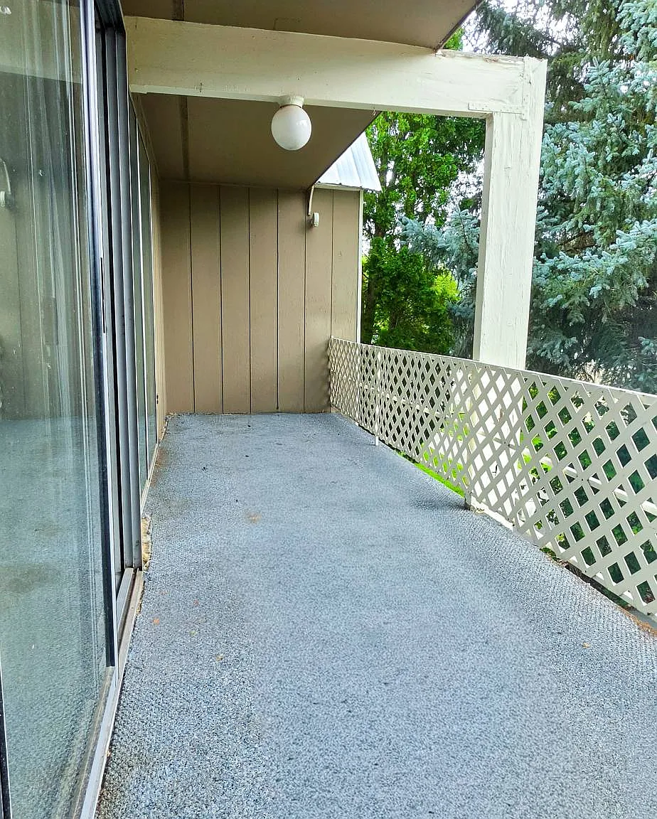 650 Gladstone Street - 4 — Photo 3