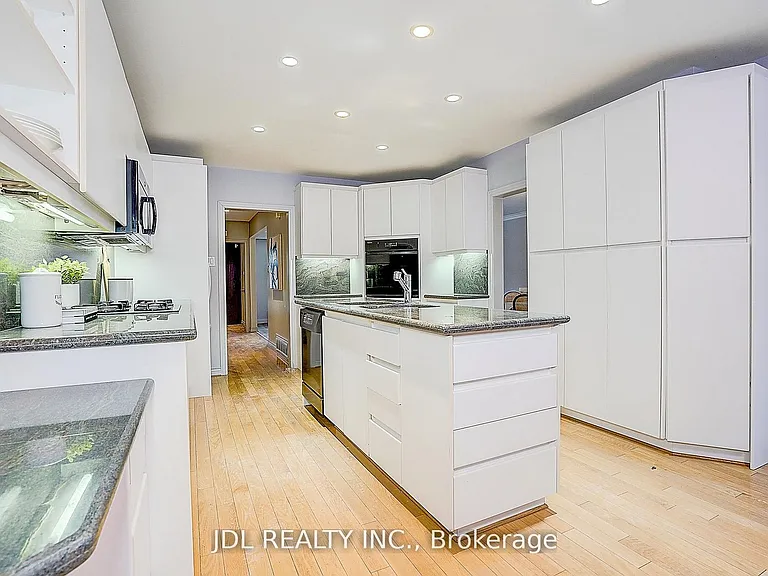 87 Munro Blvd — Photo 13