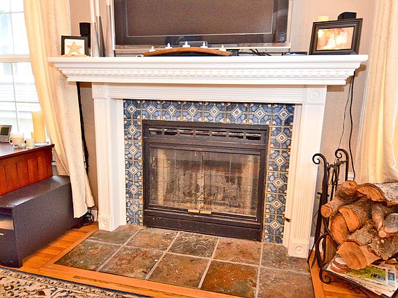 Living Room - Fireplace