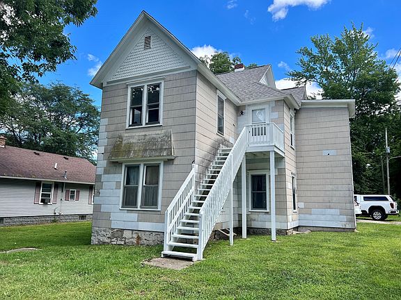 3rd image of 129 Meachem Ave
