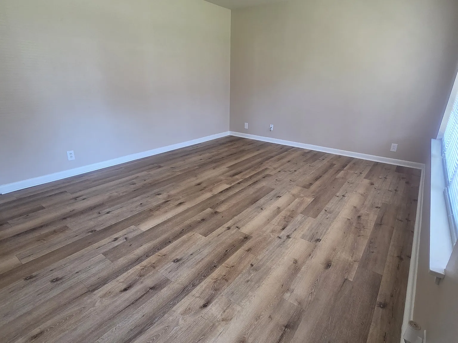 3501 Robinhood Lane - 1 — Photo 3