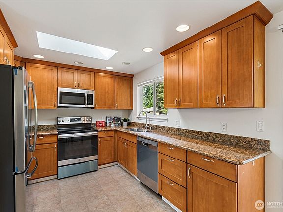 5th image of 16518 NE 25th Place