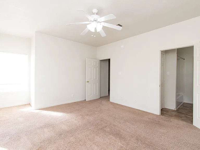 5804 Hamza Cir — Photo 9