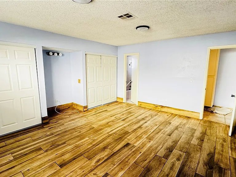 3090 Desmond Ave — Photo 7