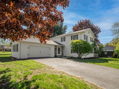 1163 Lakeside Dr S, Battle Creek, MI, 49015