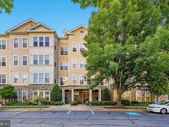 2nd image of 301 High Gables Dr APT 309