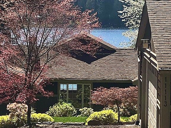 3rd image of 11113 E Lake Joy Dr NE